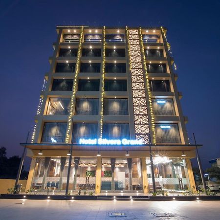 אחמדאבאד Hotel Silvera Grand מראה חיצוני תמונה