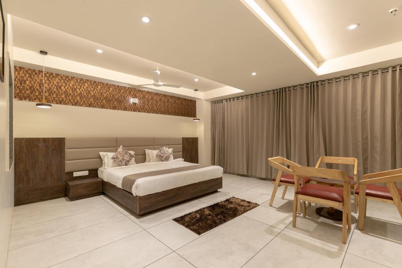 אחמדאבאד Hotel Silvera Grand מראה חיצוני תמונה