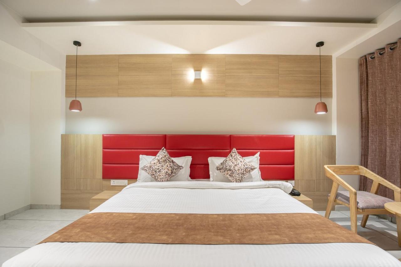 אחמדאבאד Hotel Silvera Grand מראה חיצוני תמונה