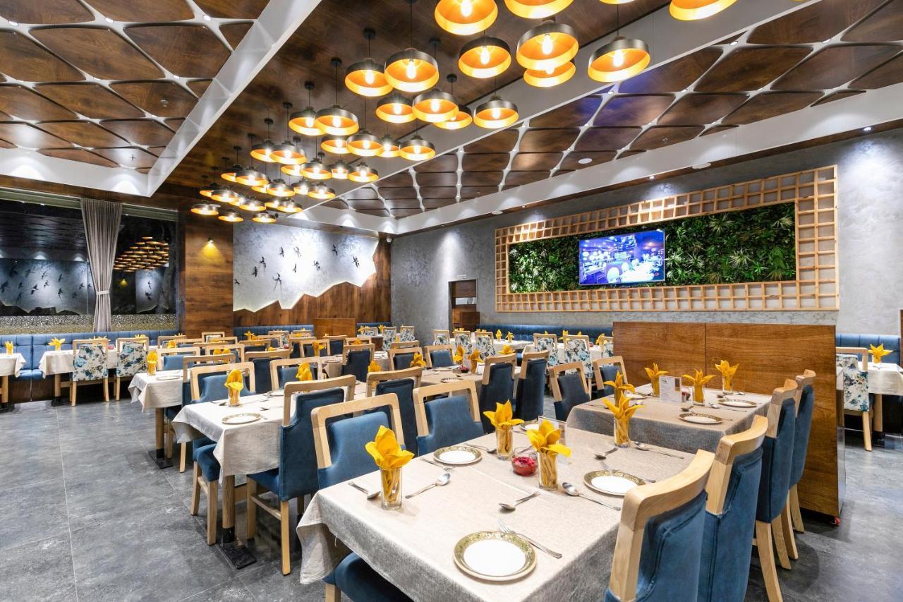 אחמדאבאד Hotel Silvera Grand מראה חיצוני תמונה