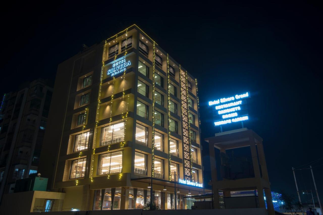 אחמדאבאד Hotel Silvera Grand מראה חיצוני תמונה