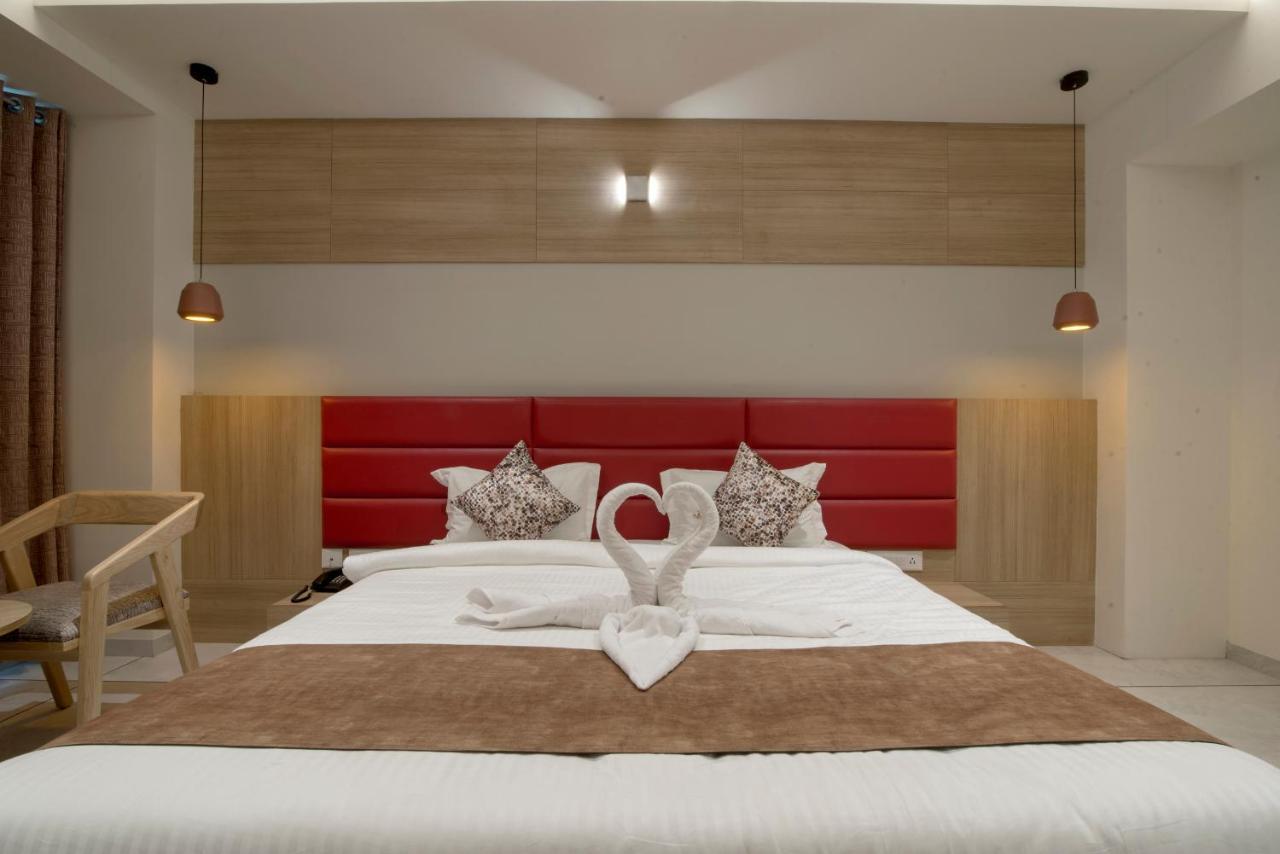 אחמדאבאד Hotel Silvera Grand מראה חיצוני תמונה